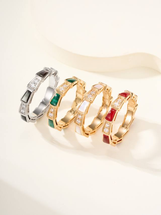 p价孔雀石p ，其他贝母p190 宝格丽窄版天然石镶钻蛇戒指，尺寸5678美号