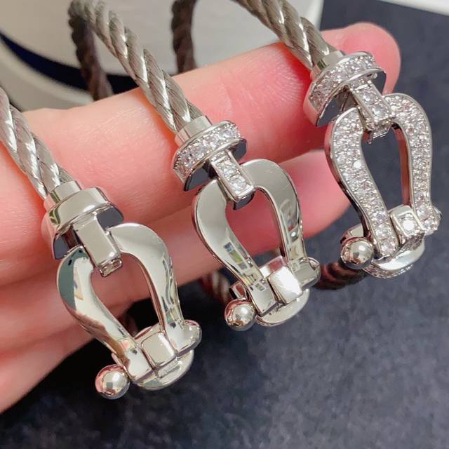 新品发布火爆费雷德 Fred斐登满钻、半钻、无钻马蹄扣中性款高品质软银丝绳手链手镯！本命绳大牌 时尚 精致Force 系列手链高端定制～亚金微电镀18K金工艺