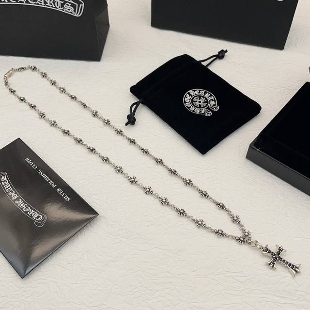 克罗心黑色镶钻十字银项链 一致Zp黄铜材质，非常的上镜设计很特别值得入手高级手工坊系列