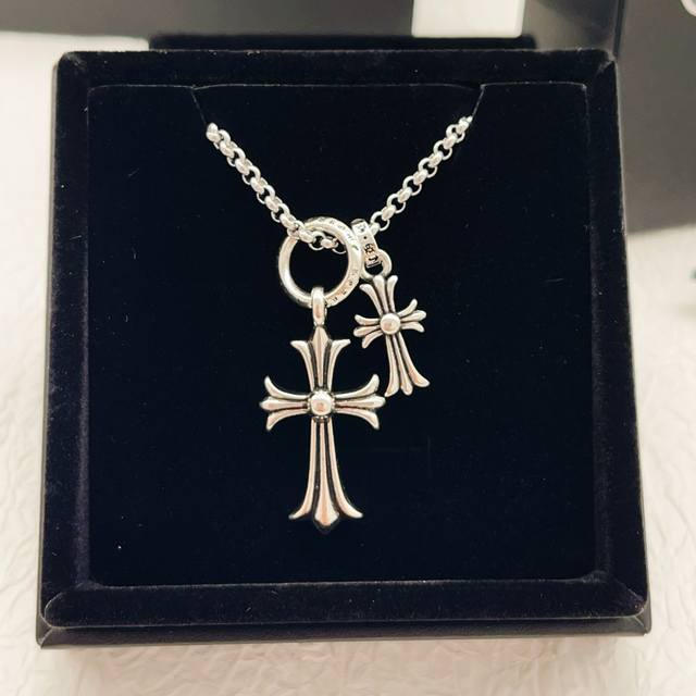 克罗心最新款银色双十字项链 一致Zp黄铜材质，非常的上镜设计很特别值得入手高级手工坊系列