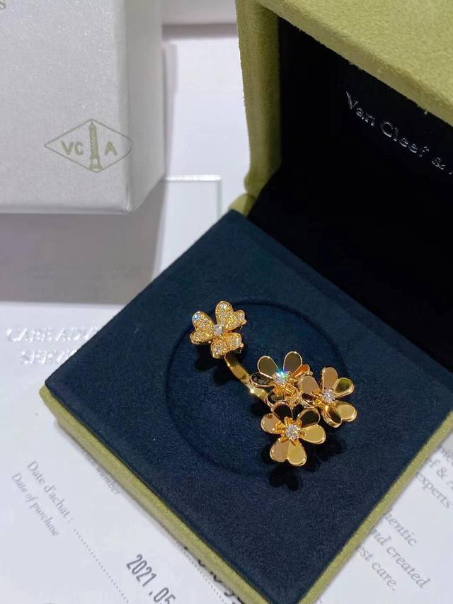 V金材质梵克雅宝Vca三叶草镶钻戒指 玫瑰金 银色 黄金色