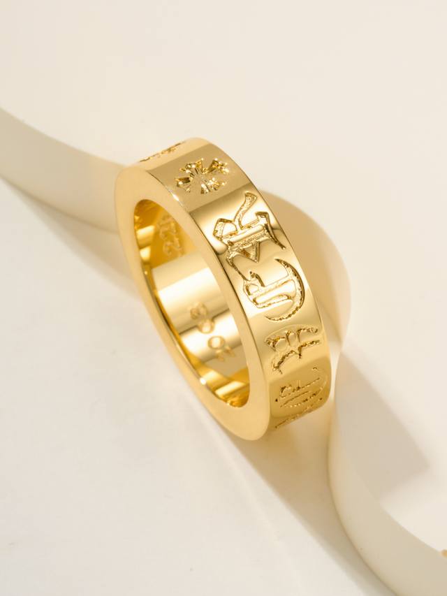 克罗心Forever永恒之心经典戒指 尺寸678910 Forever永恒大家应该都很熟悉了，不了解克罗心的潮男潮女也都会了解，毕竟是克罗心家当之无愧的最基础热