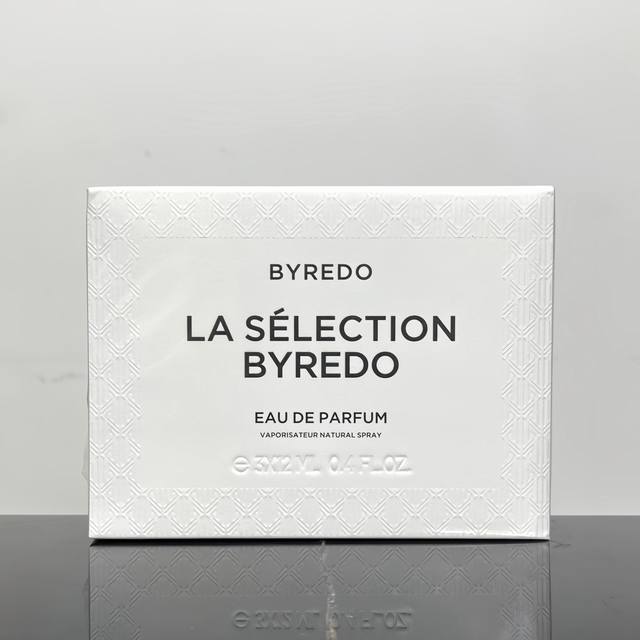 高端品质 百瑞德试管香水3件套3*12Ml试管香水带喷。不知道买啥味道的正装可以试试这个哦。小样套盒真的墙裂推荐大家买每一只都敲好闻。你身上有她的香水味。一闻就