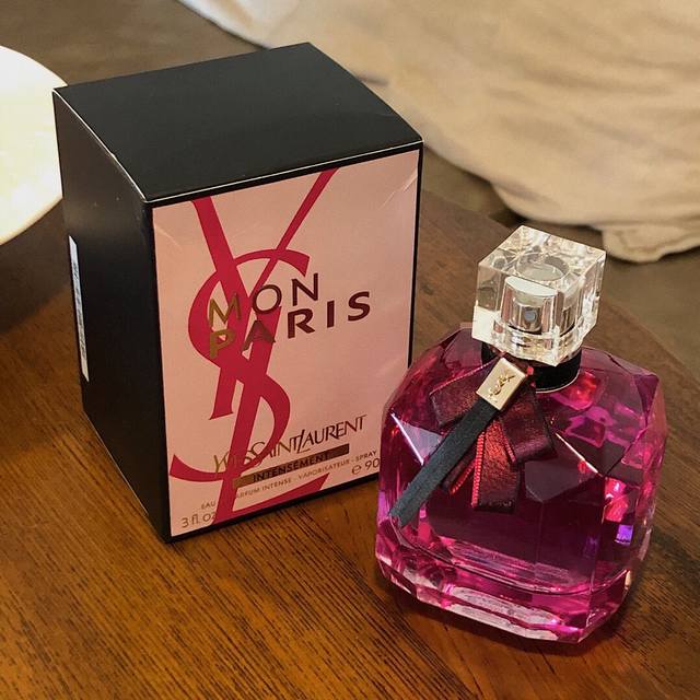 专柜品质 Ysl圣罗兰 Intensement 新版反转巴黎玫瑰花香调女士浓香水90Ml 魅惑艳丽带点小女人性感 在原有的明媚俏皮基础上增加了凝重 深郁的玫瑰气