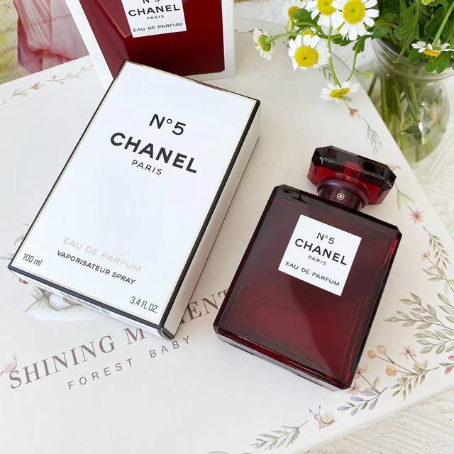 原单品质 Chanel香奈儿 红瓶N°5号Edt淡香香水100Ml 香奈儿五号香水红色限量版作为很多人的第一瓶香水，相信大家对香奈儿 N5非常熟悉了。香水的开瓶
