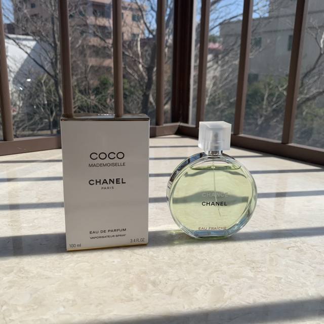 原单品质 香奈儿Coco小姐香水100Ml，综合性感+低调优雅玫瑰与茉莉、柑橘 留香时长，香味很有“独占性”，形容的很贴切一定想要凑近我！不是很少女～很甜～也不