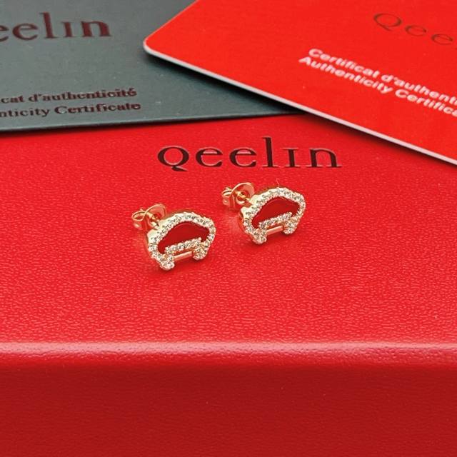 Qeelin麒麟红色平安锁玫瑰金色耳钉 一致Zp黄铜材质，非常的上镜设计很特别值得入手高级手工坊系列