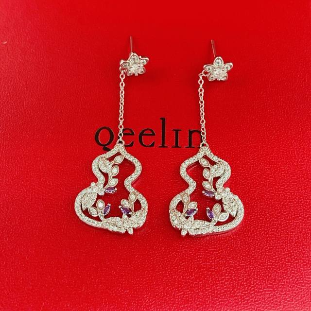 麒麟Qeelin 最新款紫色马眼银色葫芦耳环 一致Zp黄铜材质，非常的上镜设计很特别值得入手高级手工坊系列
