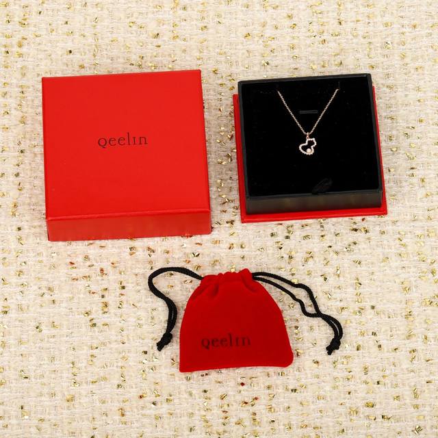 我们出品 麒麟珍珠葫芦项链 可订做18K真金真钻版，只做对版真金货，价询客Fu Qeelin第一款拥有珍珠元素设计的珠宝全新上市啦 造型灵感采撷传统葫芦的福禄意