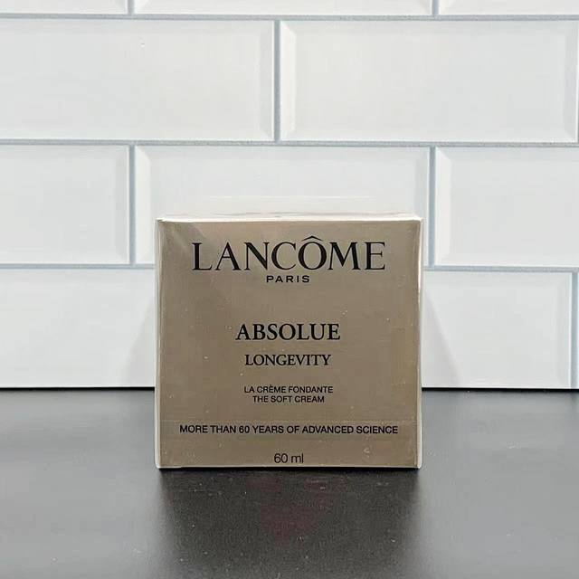 可配海免3标+专柜中文标，细节全对版，味道对香，市面最高版本，非流通普货，正品质量直供，支持对比，明通市场认可版本兰蔻菁纯面霜新版明通版60Ml！功效：轻盈型。