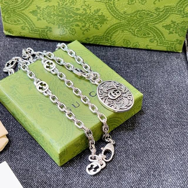 古驰项链最新款链条男士搭配大牌衣服气质档次更高明星同款Anger Forest系列双G经典款项链系列古驰项链 链长60厘米 细节对版做旧处理 非市面亮面版型 这