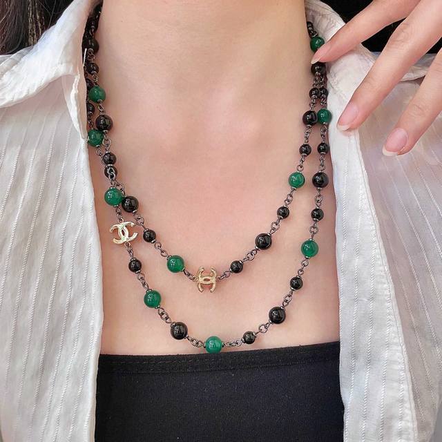 Chanel香奈儿 中古 字母 项链小香家的款式真心无需多介绍每一款都超好看，精致大方，非常显气质.