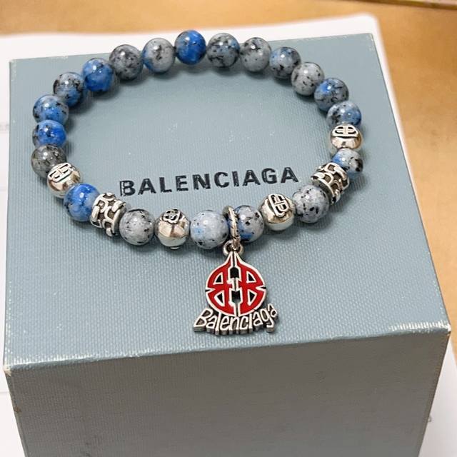 专柜精工版本天然石巴黎世家手链 泰银风格巴黎世家手链 明星同款男女款 复古做旧风 原版复刻 纯手工打造 ～正品开模潮流时尚必备 男女均可佩戴 情侣款同款 摇滚朋