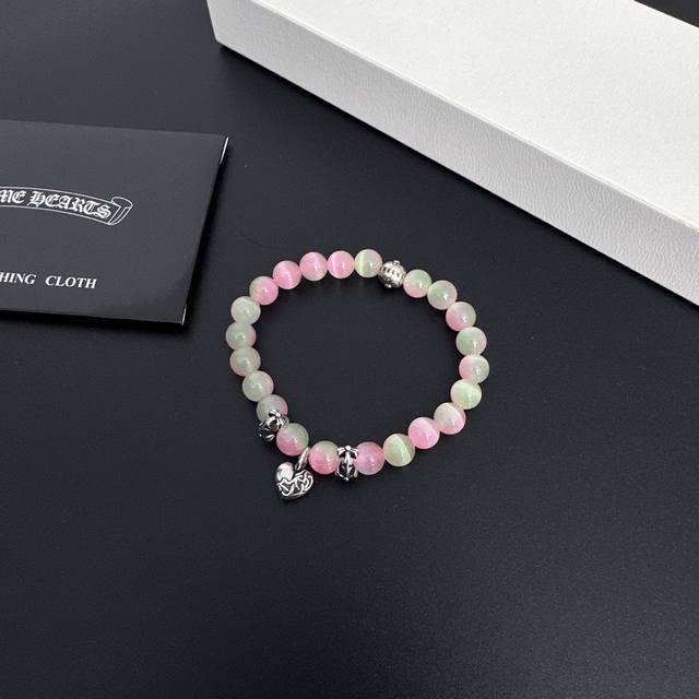 情侣手串克罗心珠串手链 克罗心搭配出低调魅力的一款手链，克罗心经典手串之一，整体手串质感很好，刻字和细节纹路一眼正，成色如图，搭配手链叠戴超有味道怎么搭配都好看