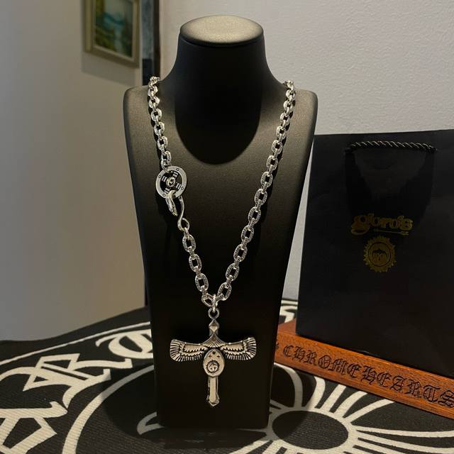 新品上架 Goro’S高桥吾郎松石海胆银饼吊坠，高桥经典项链，顶级版本，认准独家拍摄，主攻高端市场 ，快手 Ins 小红书热门款，绝对区别普通版本！图片产品细节