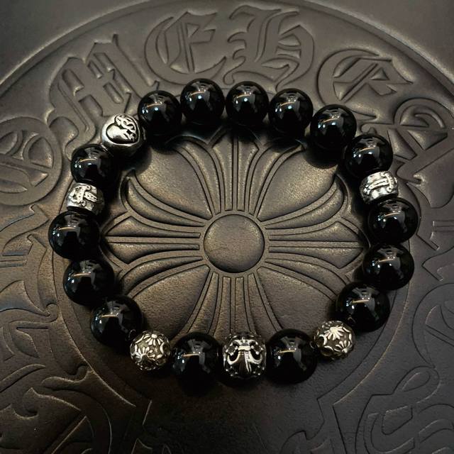 新款 专柜品质 Chrome Hearts克罗心 经典复古多元素手链 手串，凹凸造型不同的花纹设计风格 呈现出与众不同 十字架 童军花是克罗心的志 所以更经久不