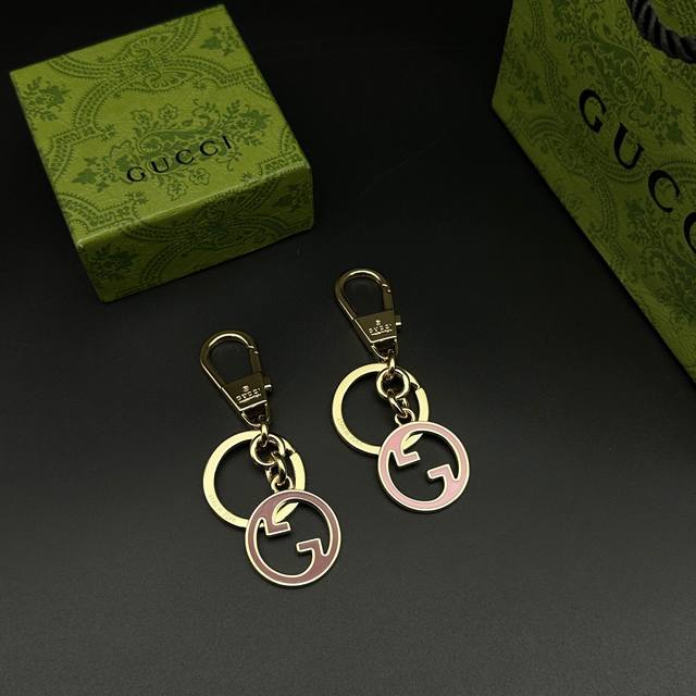 新款 独家原单精工版本 新款 Gucci 古驰 新款两色 包挂钥匙扣 原版Logo 确实精致。手感真的很赞