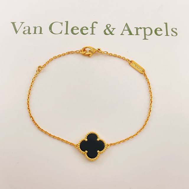 Vs062 Vancleef*Arpel* 最新款黑色贝母四叶草大号金手链 一致Zp黄铜材质，非常的上镜设计很特别值得入手高级手工坊系列