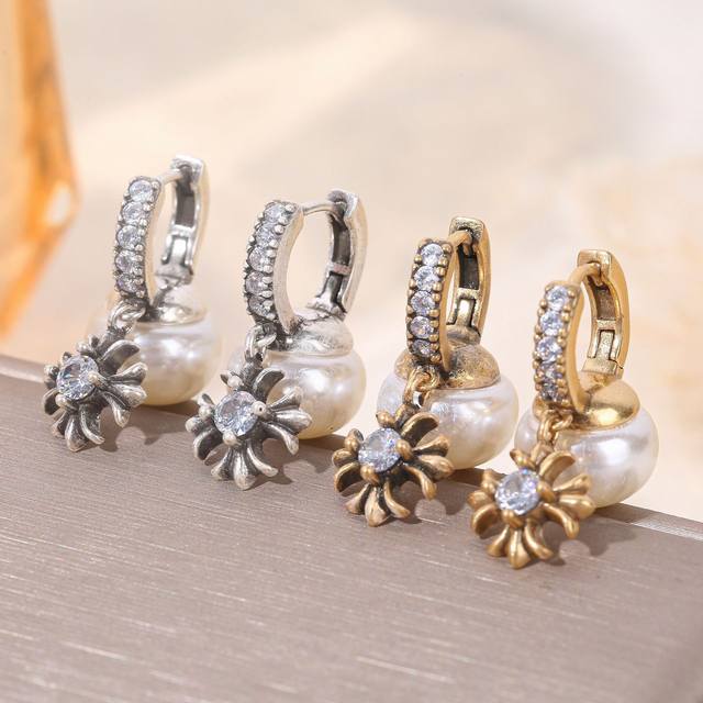 克罗心复古珍珠耳环女高级感轻奢潮气质十字花镶钻大气耳饰名媛贝珠耳扣