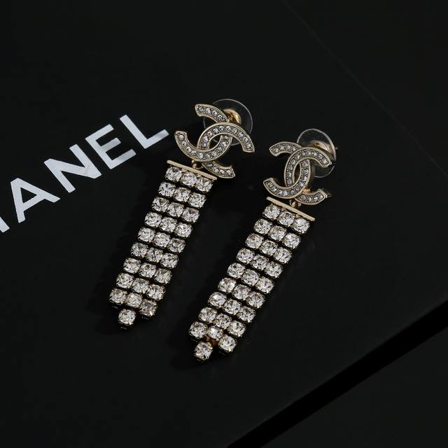 小香新款长款 流苏耳钉 Chanel香奈儿 耳钉 原版一摸一样的原单货，高端定制 原版黄铜 每一个细节媲美专柜正品，业内仅此一家全世界专柜自购正品打版