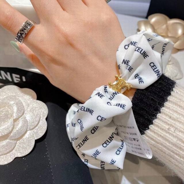 Chanel香奈儿 中古 戒指小香家的款式真心无需多介绍每一款都超好看，精致大方，非常显气质。 码数：678码