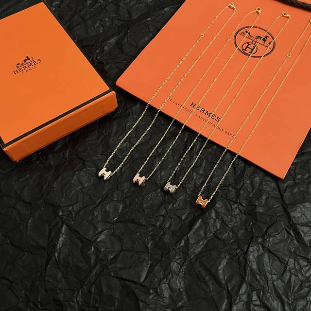 HermèS 爱马仕 项链 做工精致 璀璨奢华 高级感立现 很大气不失时尚感。