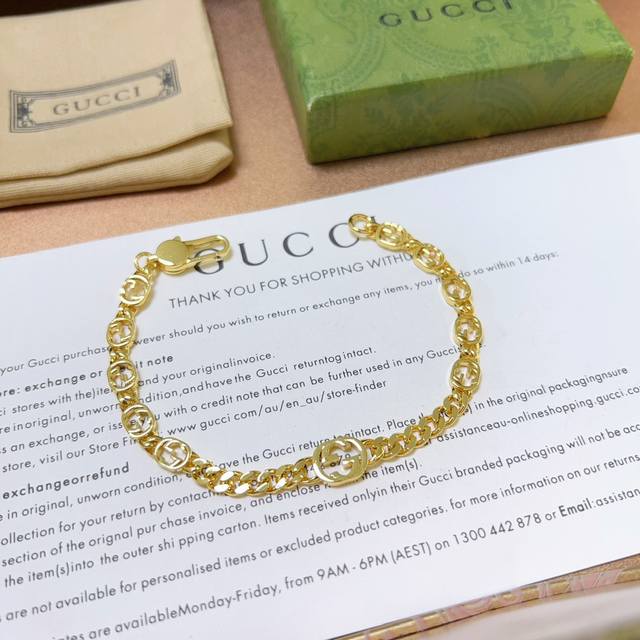 2026最新出炉土豪版手链 认准细节链身闪沙效果 独家高品质 Gucci古驰手链最新款的经典款 精致无论款式 质感 都是绝对的顶尖Feel 只要看一眼就懂了 超