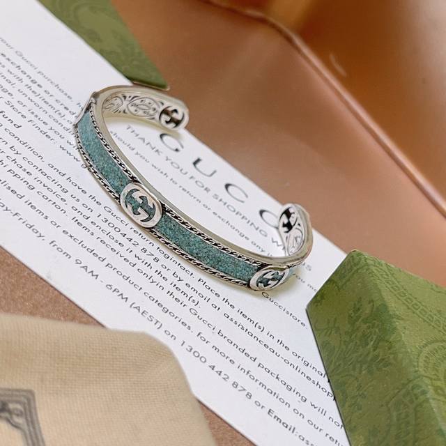 古驰手镯手环湖蓝色 湖蓝色大理石独特魅力十足最新款手镯档次更高明星同款Anger Forest系列双G经典款系列复古银大理石高品质古驰手环 细节对版做旧处理 非