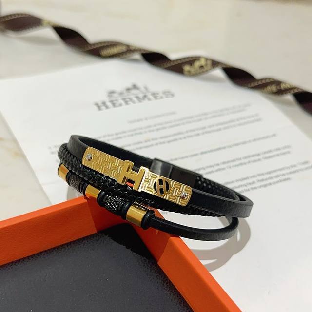 新品发售 爱马仕皮绳手环最新款纯手工皮材质档次更高明星同款Anger Forest系列爱马仕手链经典款系列18K金手链手绳 细节对版做旧处理 非市面沙面版型 这