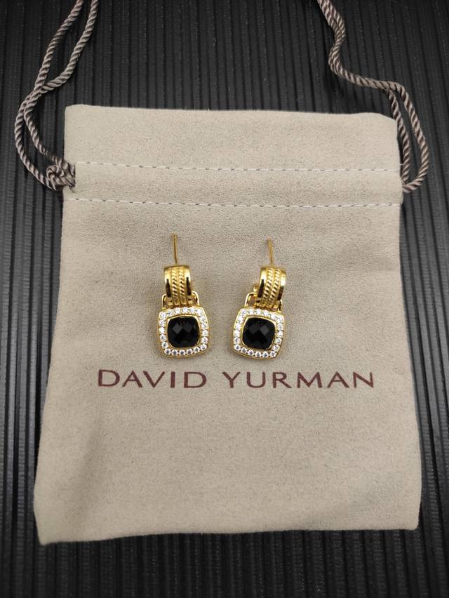 David Yurman 金色黑钻四方钻纽线分件耳环 。