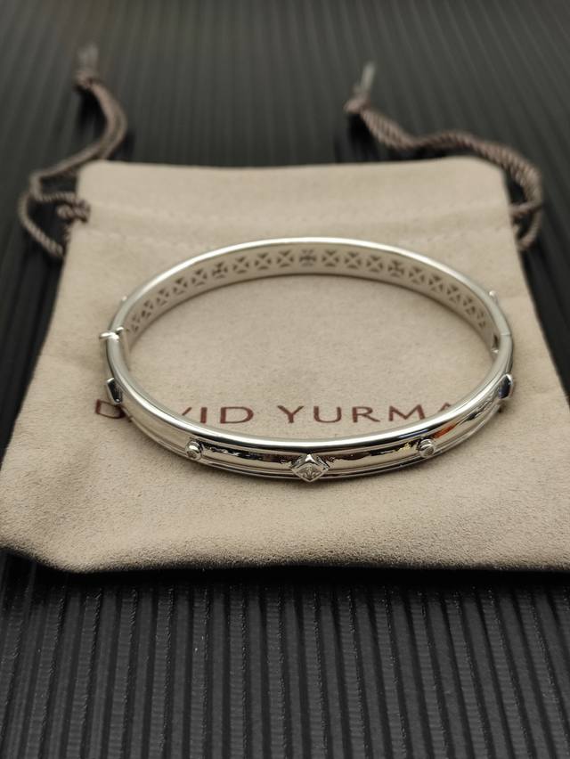 David Yurman 银色白钻8Mm文艺复兴乐队手镯。 编号 Dysz-384