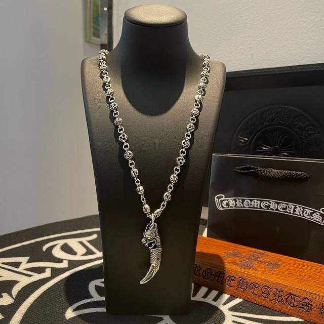 抖音 快手 Ins 小红书 直播热门 ，新款 专柜品质 Chrome Hearts克罗心花球项链 ，个性吊坠，凹凸造型不同的花纹设计风格 呈现出与众不同 十字架