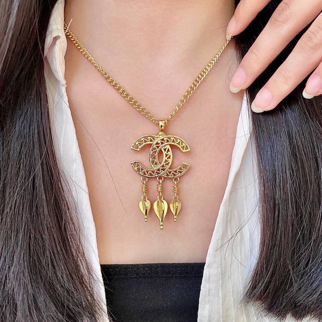 香奈儿流苏双C项链