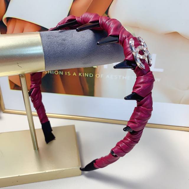 Chanel小香 Chanel发箍 牙齿防滑捷克钻轻奢风发箍气质百搭小仙女必入单品名媛风十足～宝藏款 闭眼入推荐款 单个