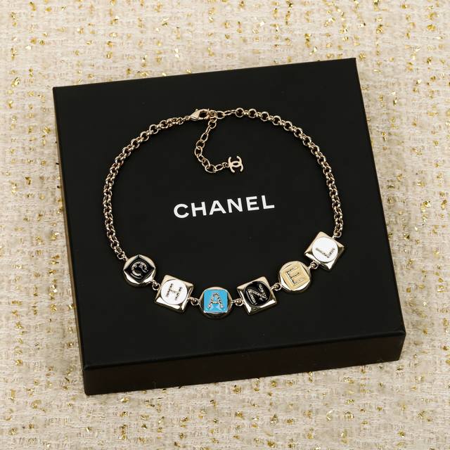 250731 我们出品 Zp14950！量大咨询客Fu 香 26C方块圆形Choker字母项链 26C早春最新款，全网首发现Huo简约高级，却暗藏心动不对称方圆