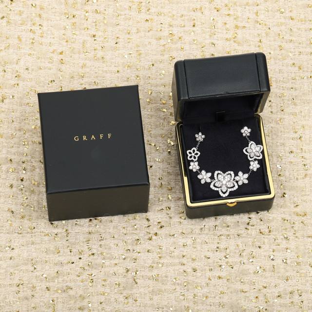 208559 我们出品 繁花项链九花款式，可订做18K真金真钻版，只做对版真金货，价询客Fu，pk市面各种金货 Wild Flower钻石花朵轻盈优雅地盛放，洋