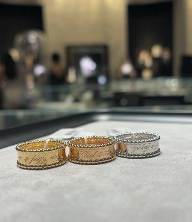 V金材质Vca梵克雅宝签名戒指6-9码