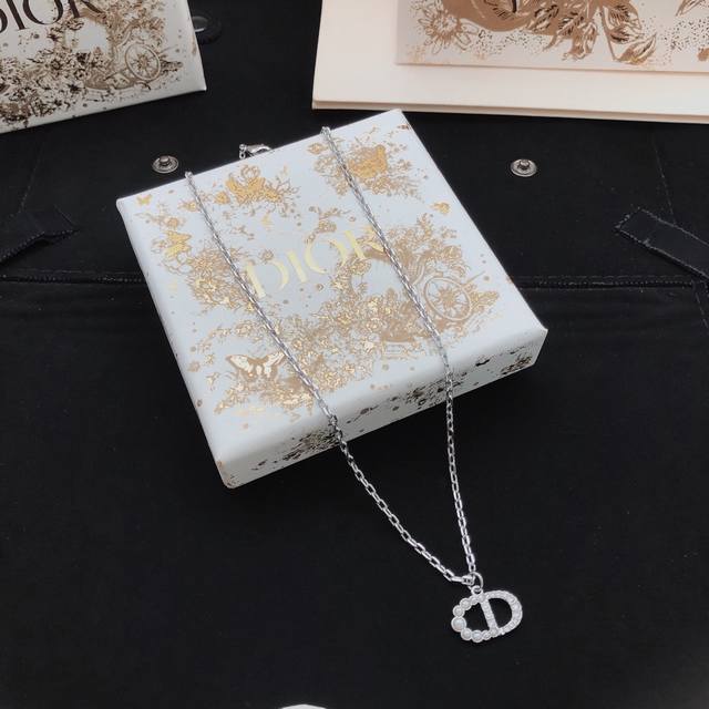 编号Dxl0067 Dio*最新款米珠Cd项链 一致Zp黄铜材质