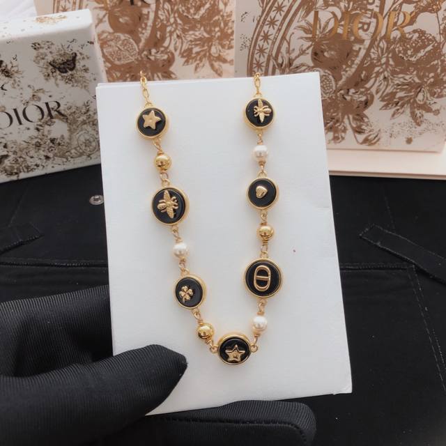 编号Dxl0287 Dio*最新款圆形黑色蜜蜂项链 一致Zp黄铜材质