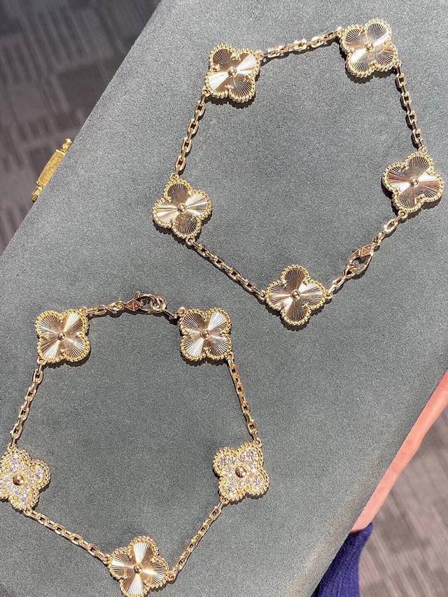 V金材质梵克雅宝Vca高级车花五花四叶草手链 DDD