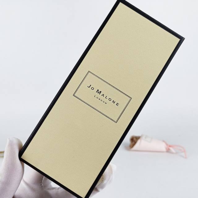 原单品质 DDD 实拍。祖马龙经典款 香水30Ml， DDD 蓝风铃，英国梨，海盐 DDD