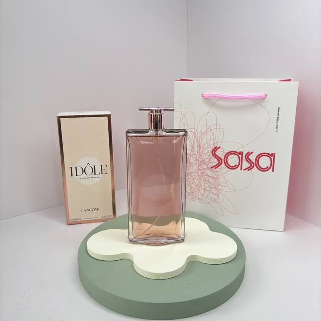 原单品质 DDD 兰蔻是我浓香香水 DDD “她一出现，空气都变甜了。” DDD 兰蔻是我 浓香 更饱满、更馥郁的法式玫瑰香。 DDD 前调：柑橘的明亮与清甜，