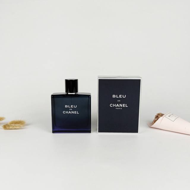 原单品质 DDD 实拍，现货50 Ml和 Ml DDD Chanel香奈儿蔚蓝男士Edt淡香水 Ml DDD 香味：木质芳香调融合柑橘的清新果香与干琥珀雪松的浓