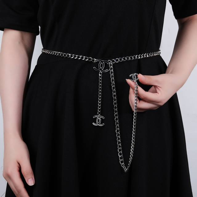银色 Chanel 小香奈儿腰链 采用原版一致黄铜材质 电镀18K金 超级重工的一款腰链 力求完美 做到1:1 代购级别 DDD