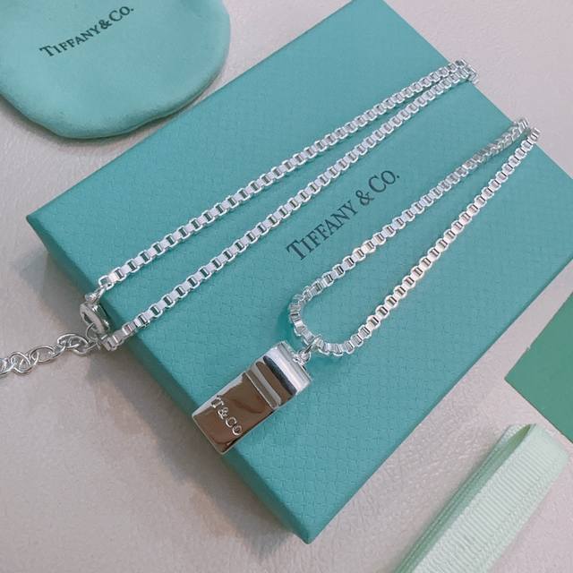 蒂芙尼 Tiffny&Co. 专柜精工银版本 明星同款 复古做旧风 原版复刻 纯手工打造 ～正品开模潮流时尚必备 男女均可佩戴 情侣款同款 摇滚朋克银风格 潮流