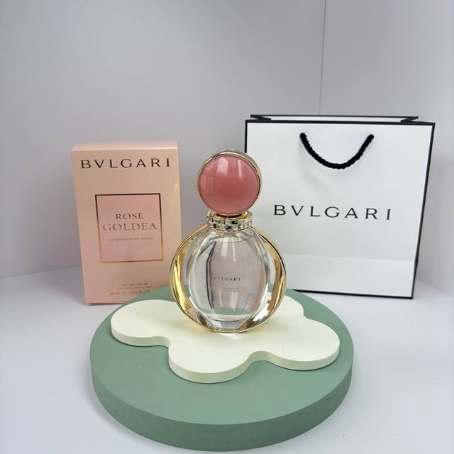 原单品质 DDD 宝格丽玫瑰金漾香水 DDD 前调：石榴、玫瑰、麝香 DDD 中调：大马士革玫瑰精华、大花茉莉精华 DDD 尾调：麝香、檀香木乳香、熏香脂 DD