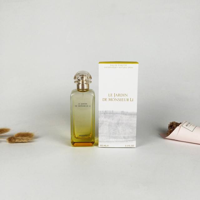 原单品质 DDD 实拍 DDD Hermes爱马仕李先生的花园中性香水淡香Edt Ml DDD 香调花果香调 DDD 前调:金桔 DDD 中调:茉莉 DDD 后