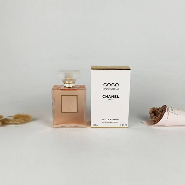 原单品质 DDD 实拍 DDD Chanel香奈儿粉Coco女士Edp香水 Ml DDD 香调：清新东方调 DDD 前味：柑橘、佛手柑、葡萄 DDD 中味：荔枝