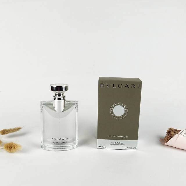 原单品质 DDD 实拍 DDD 宝格丽原版大吉岭茶Bvlgari Pour Homme男士香水 Ml DDD 前调：醛薰，衣草橘子，茶叶肉豆蔻香，柠檬橙花 DD