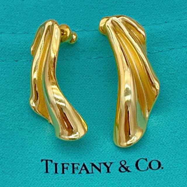 Tiffany*蒂芙尼最新款金色翅膀耳钉 一致Zp黄铜材质，非常的上镜设计很特别值得入手高级手工坊系列 DDD